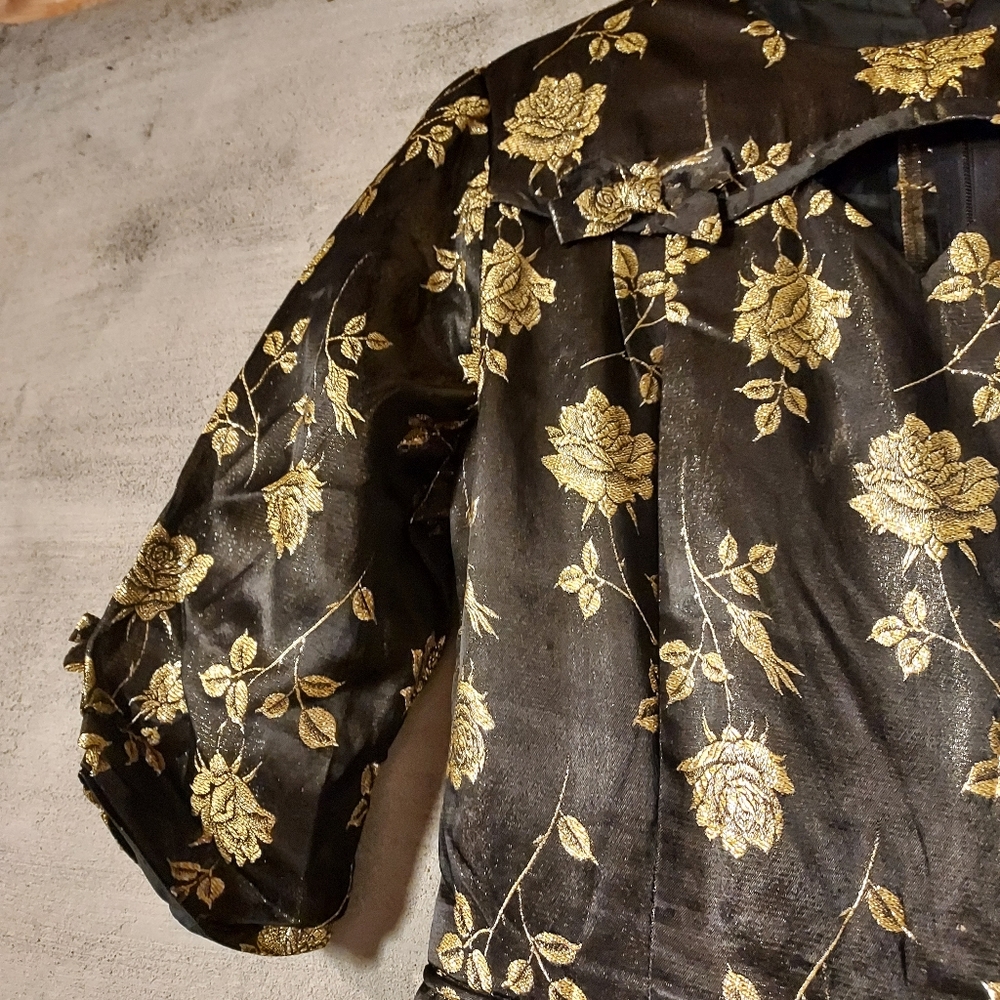 Vintage 40's classic brocade dress w/ keyhole neck & metallic gold roses - Picture 13 of 16
